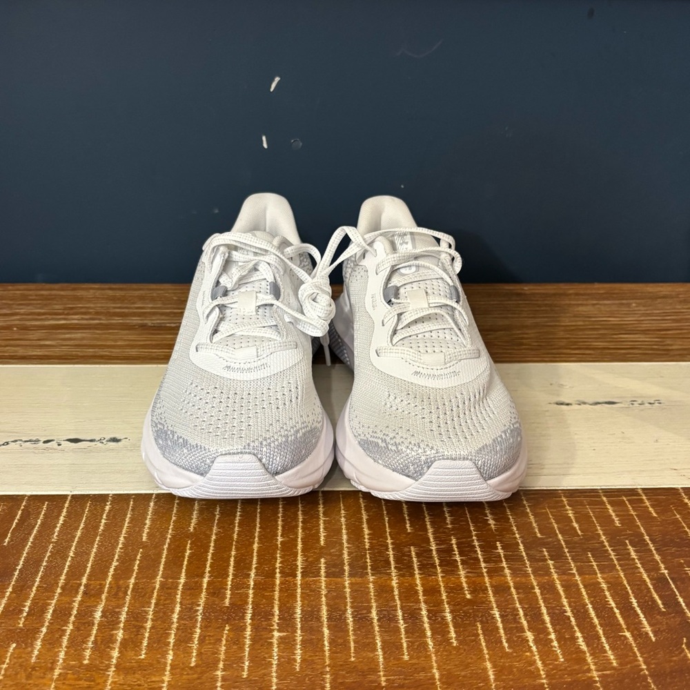 Under Armour HOVR™ Turbulence 2 Women's Running Shoes, Size 7.5 - Picture 4 of 7